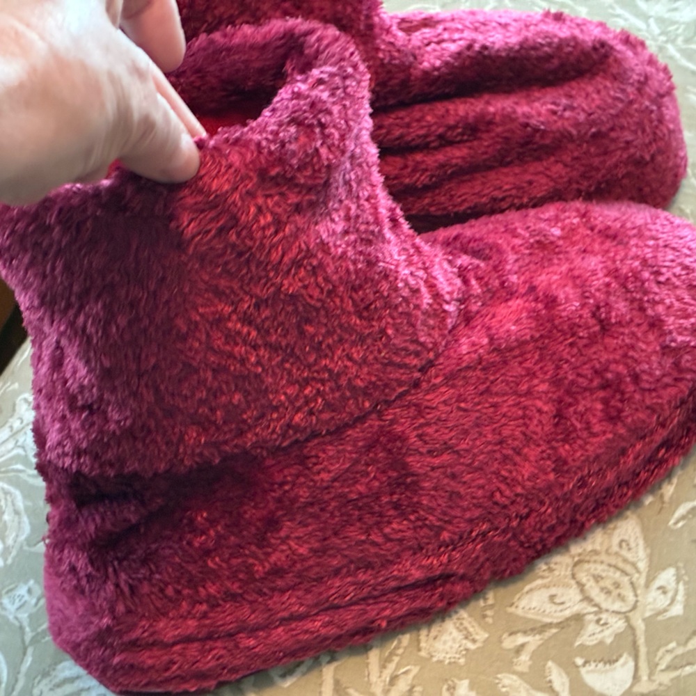 Cozy Faux Fur Slippers Battery Vibrating Sz8